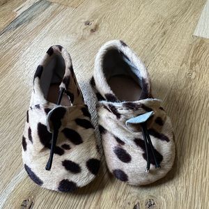 Baby leopard moccasin slippers from Morocco. Suede. Size 4.